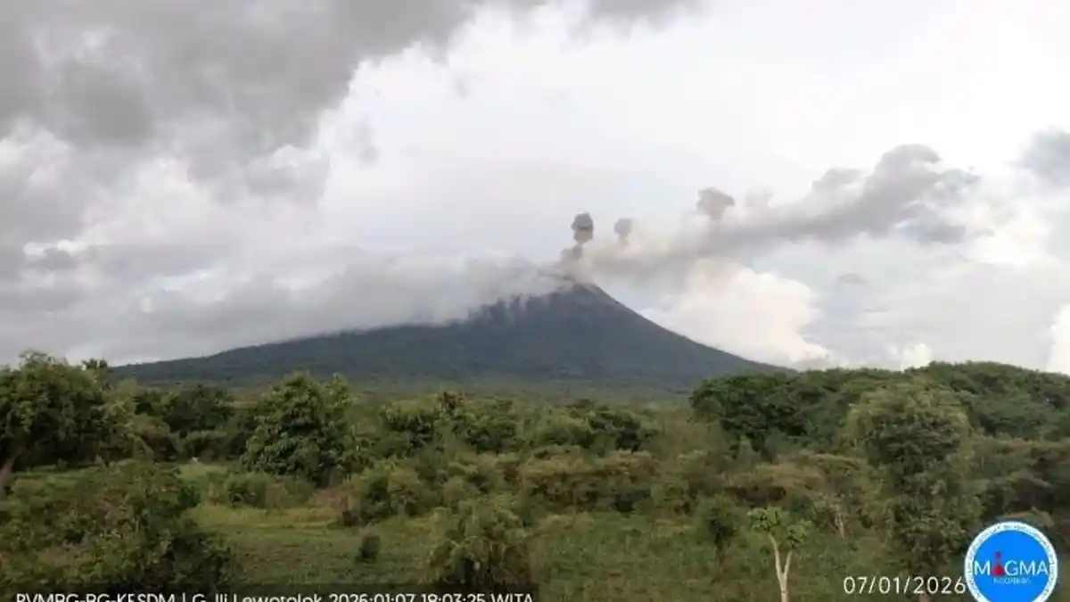 Gunung Ili Lewotolok di Lembata NTT Erupsi Lagi, Semburkan Abu 500 Meter