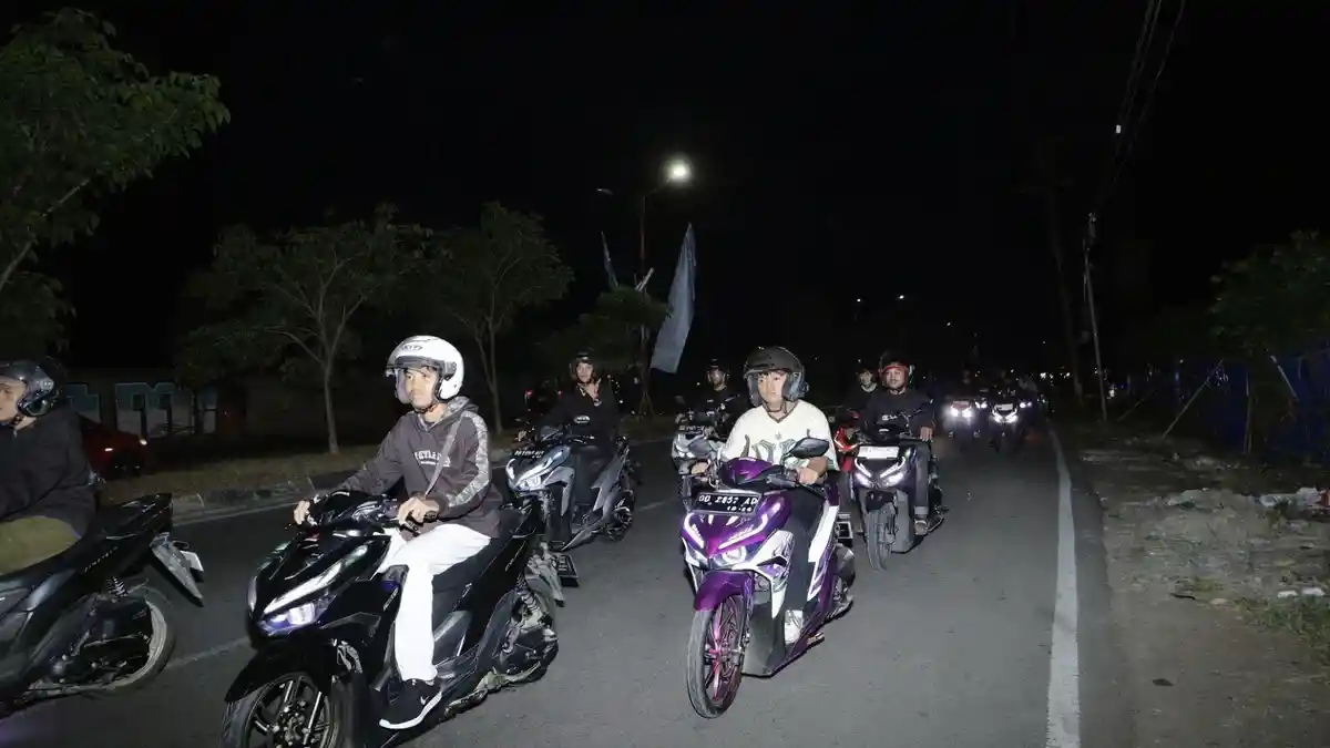 Seru! 300 Bikers Makassar Ramaikan Honda Jagoan Community Night Ride