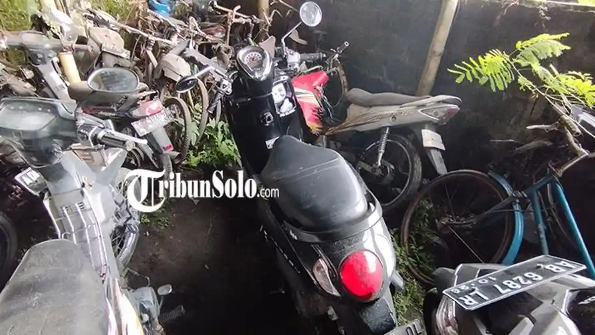 BREAKING NEWS: Kecelakaan Karambol di Jalan Solo - Jogja, Pengendara Honda Scoopy Tewas