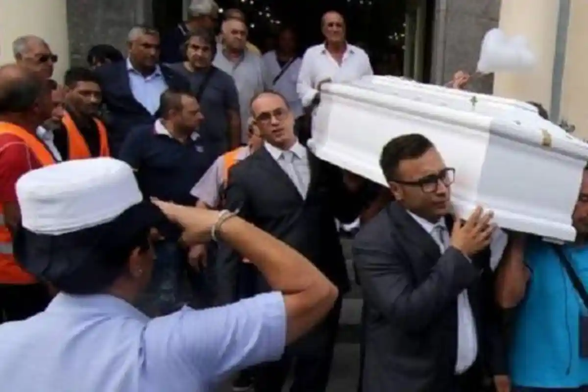 Jenazah yang Dikubur Mendadak Berteriak, 'Keluarkan Aku Di sini Gelap', Pelayat Kaget Lalu Cekikikan