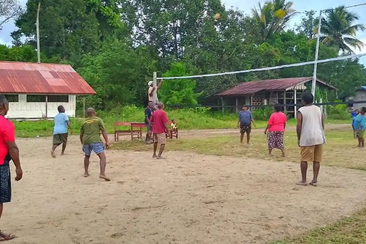 Peringati HUT Ke-60, Tua Muda Jemaat Maranatha Akmuri Tambrauw Ambil Bagian dalam Lomba-lomba