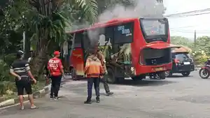 20260418-bus-trans-jateng-terbakar-semarang.jpg