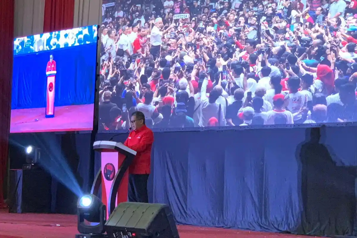 Hasto Tegaskan Kader PDI Perjuangan Solid Dukung Ganjar, Membelot Pecat!