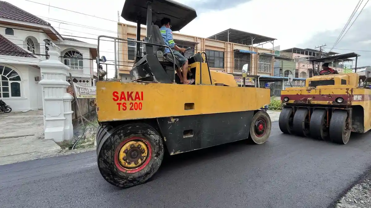 Pengerjaan Overlay Ruas Jalan Rusak di Kota Pekanbaru Harus Tuntas ...