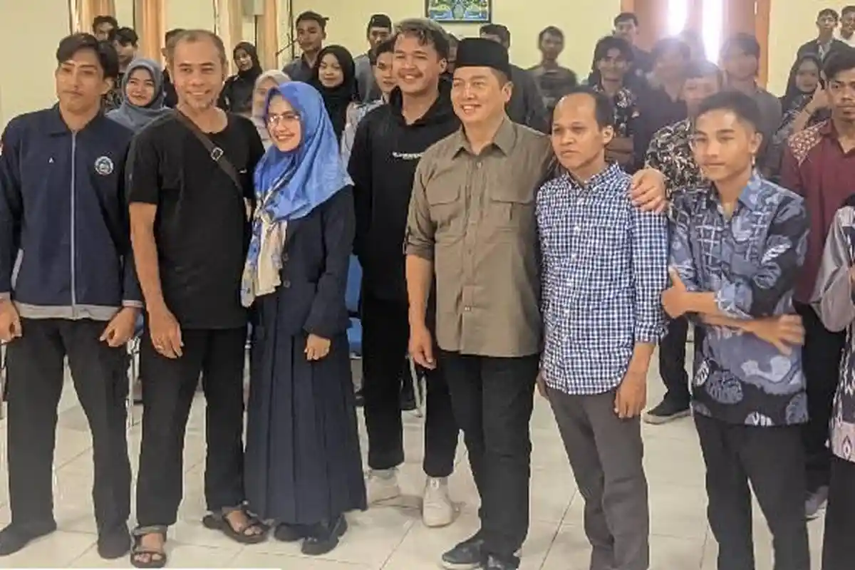 Lalu Iqbal Beri Motivasi Mahasiswa IKMA DM Unram