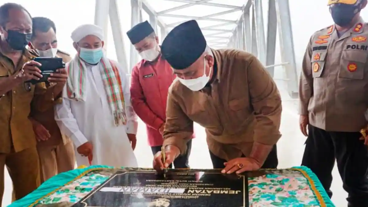 Bupati Kukar Edi Damansyah Resmikan Jembatan di Teluk Dalam Kukar, Diberi Nama Jembatan “Idaman”