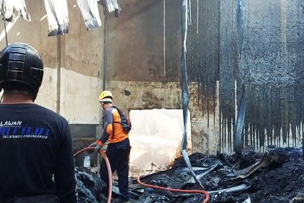 Kerugian Kebakaran Pabrik Pengolahan Biji Plastik di Tasikmadu Karanganyar Capai Rp 10 Miliar