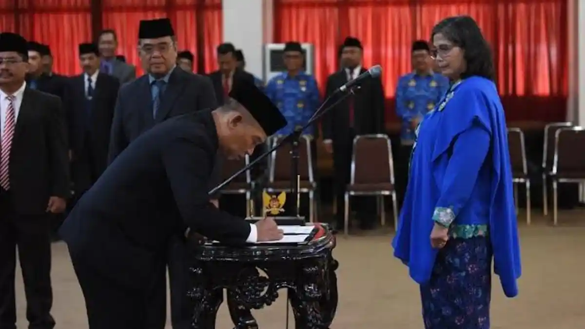 Pj Wali Kota Kediri Lantik 36 Pejabat Baru, Ingatkan Pentingnya Integritas dan Netralitas 