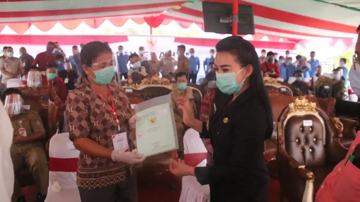 Presiden Serahkan Sertifikat Secara Nasional, Ini Harapan Bupati Landak