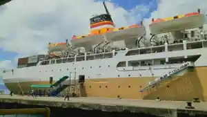 Kapal-Pelni-KM-Ciremai_2_.jpg