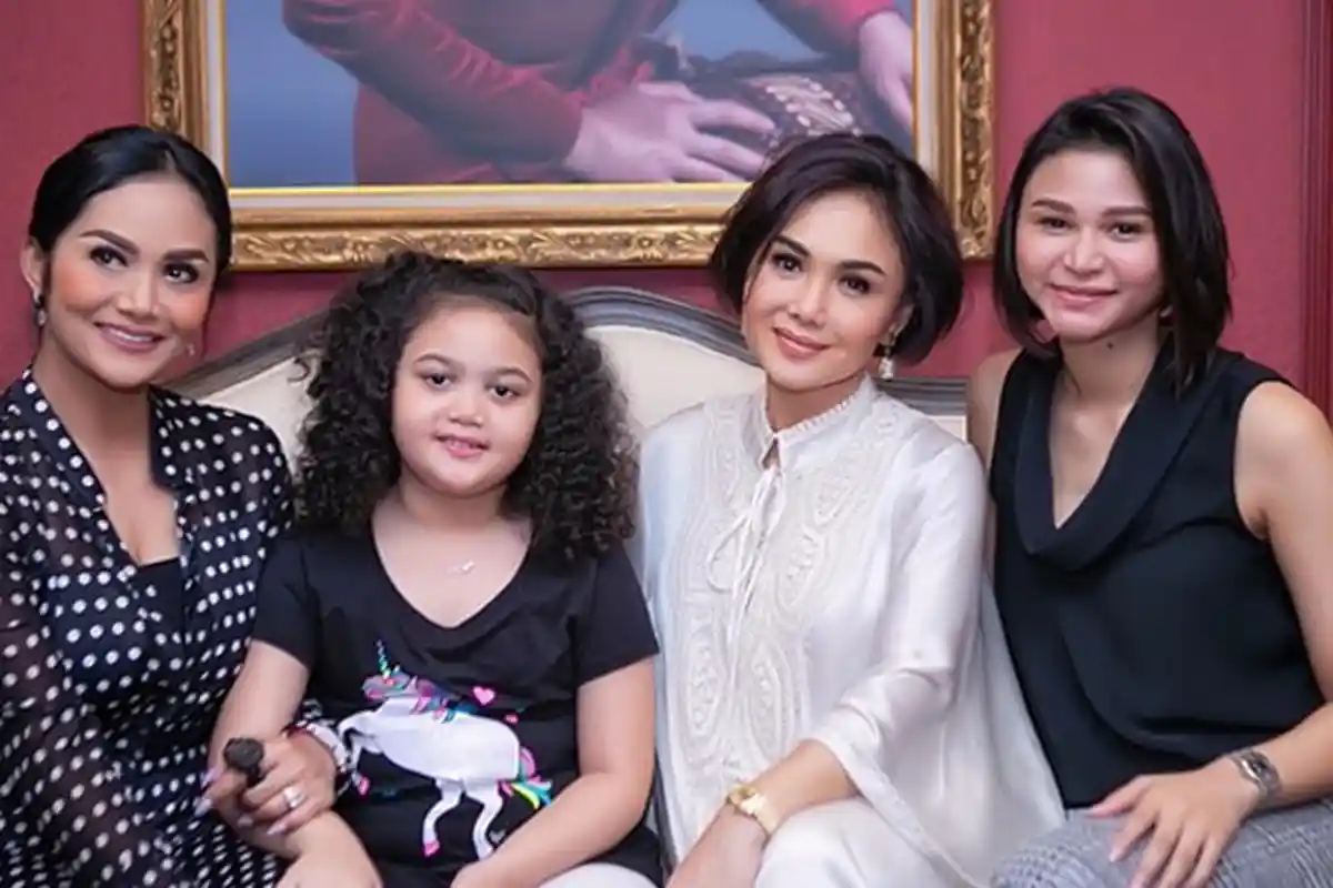 6 Potret Cantik Kartika Sary Adik Bungsu Yuni Shara & Krisdayanti, Sukses Jadi Pengusaha Batu Bara