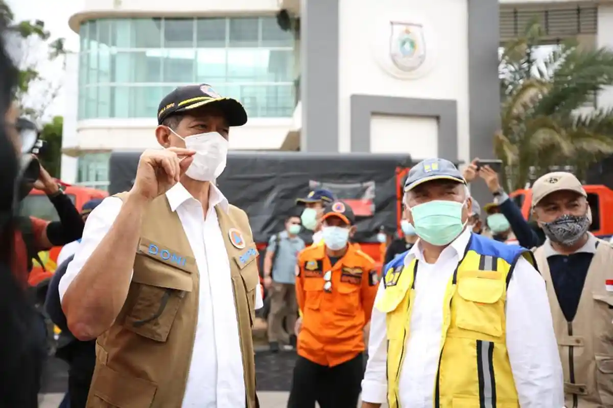 Penyebab Doni Monardo Positif Covid-19, Sebut Lepas Masker saat Makan