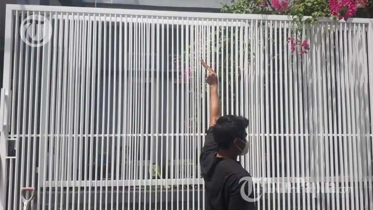 Karyawan Hotel Pelaku Pelemparan Bom Molotov di Timika Mengaku Tertipu Perempuan Lewat Michat