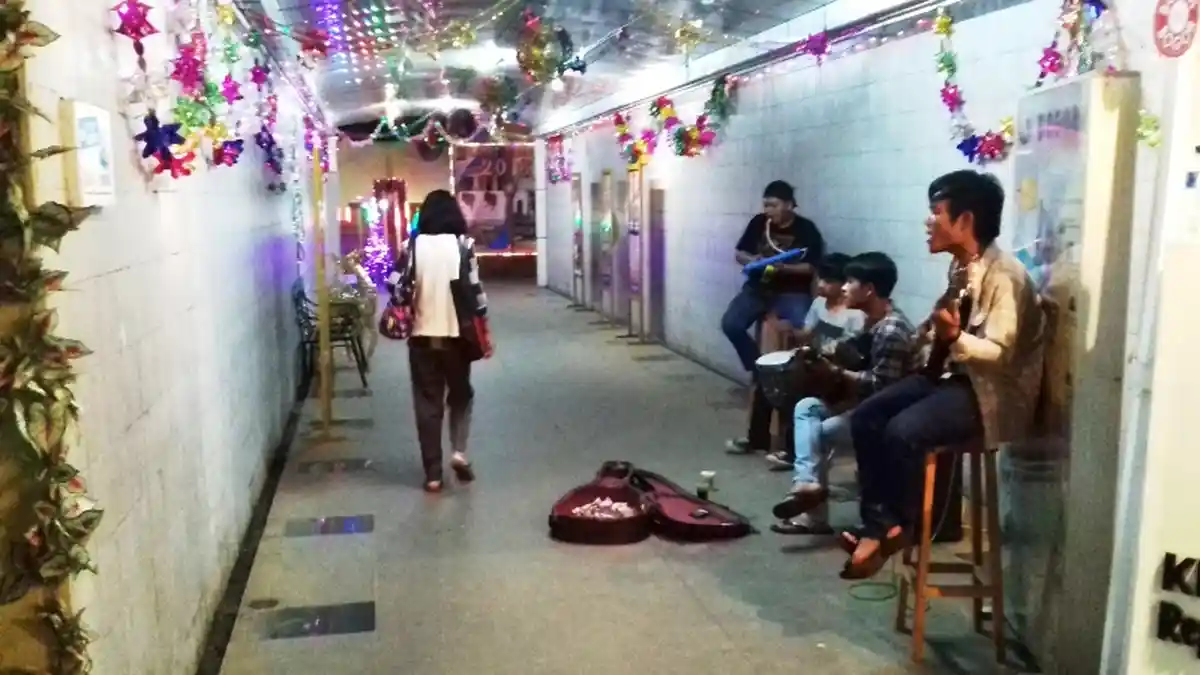 Band Oncom Hideung, Dari Festival Musik Tingkat Jabar Kini Ngamen di Underpass Bogor, Ini Kisahnya