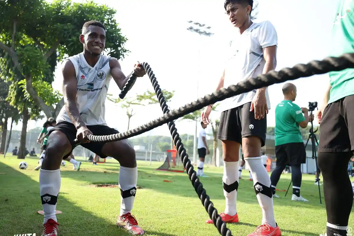 LIVE Indosiar! Garuda United U-17 Vs Barcelona, Pantau Racikan Bima Sakti dan Frank Wormuth