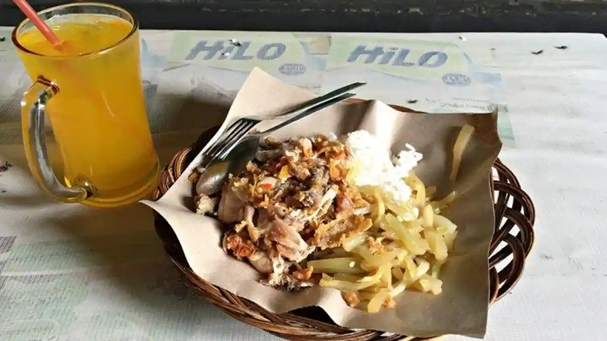 Di Warung Ayam Geprek Legendaris Ini, Pernah Ada Pembeli yang Minta 300 Cabai Lo!