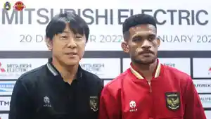 pelatih-timnas-indonesia-shin-tae-yong-dan-ricky-kambuaya-pada-jumpa-pers-jelang-lawan-filipina.jpg