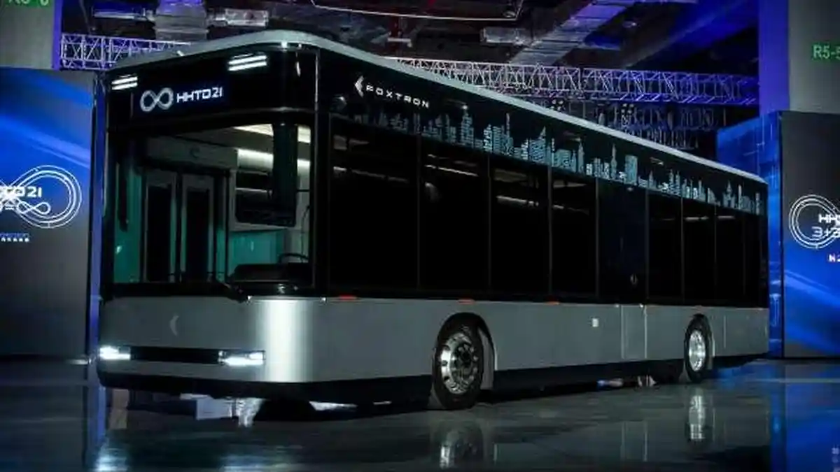 Foxconn Pamerkan Prototipe Bus Listrik Foxtron EV Model T