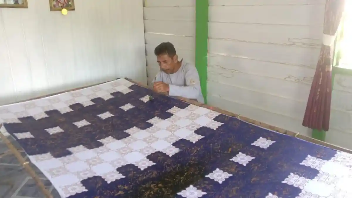 Kemampuan Membatik Jadi Berkah Bagi Yusuf, Sering Dipesan Bupati Tana Tidung Ibrahim Ali