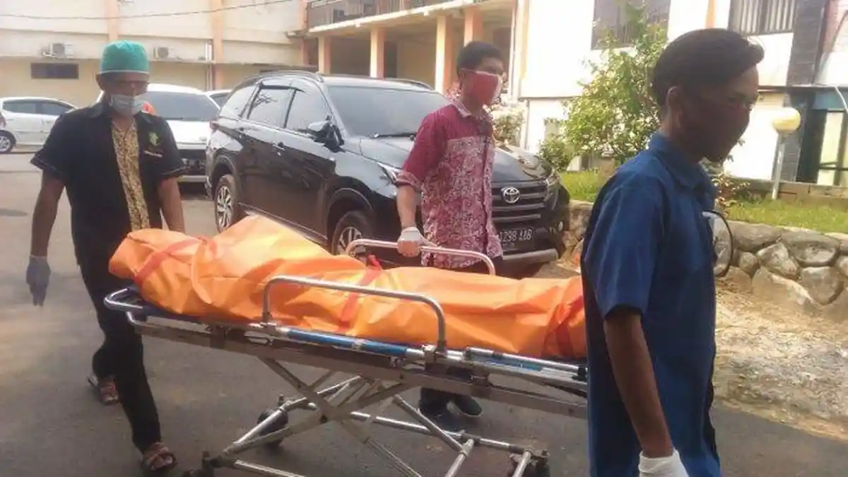 Seorang Pencuri Sepeda Motor Tewas Dihajar Massa, Sempat Acungkan Senjata Api