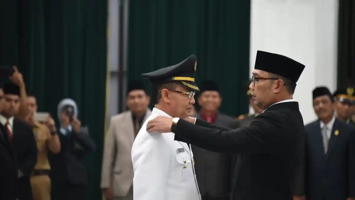 Gubernur Jabar Ridwan Kamil Lantik Karna Sobahi Jadi Bupati Majalengka