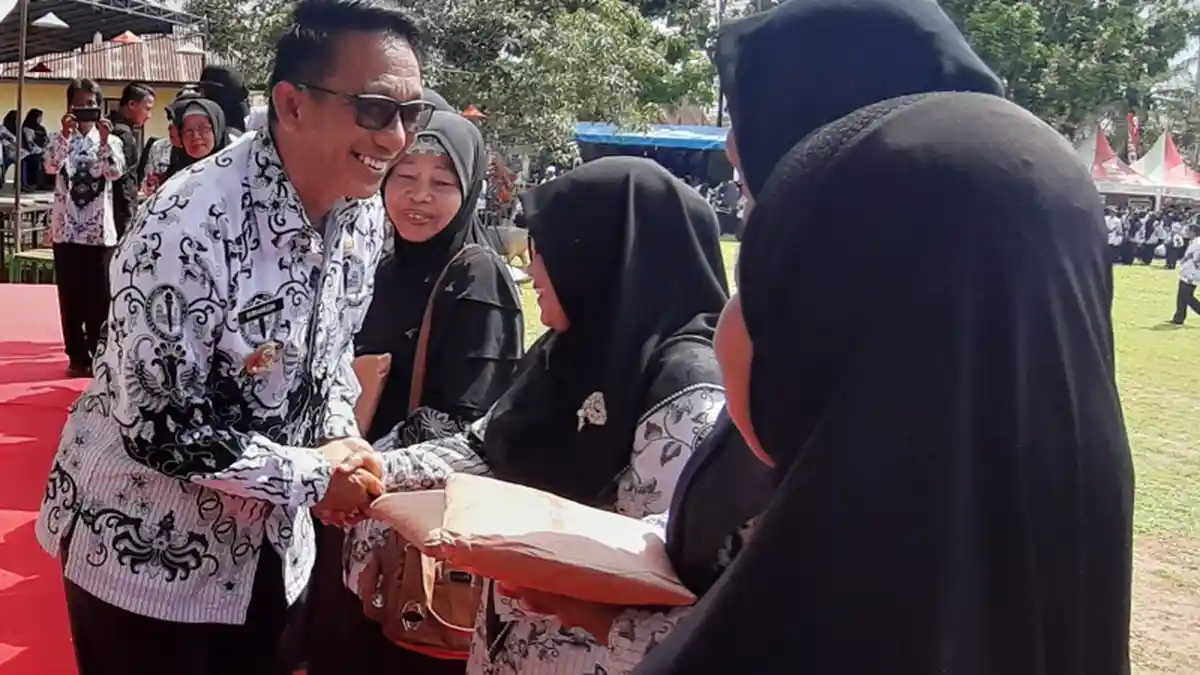 Hari Guru Nasional, Guru jangan di Bebankan Tugas Adminitrasi