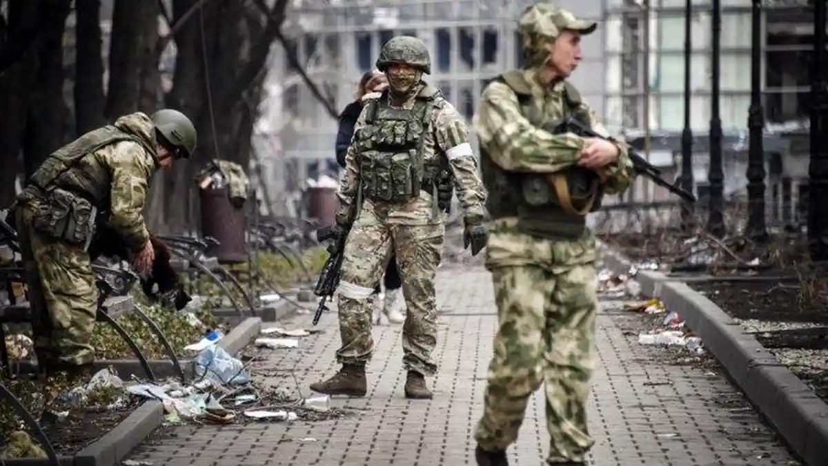Petani Ukraina Racuni Tentara Rusia dengan Buah Ceri Beracun