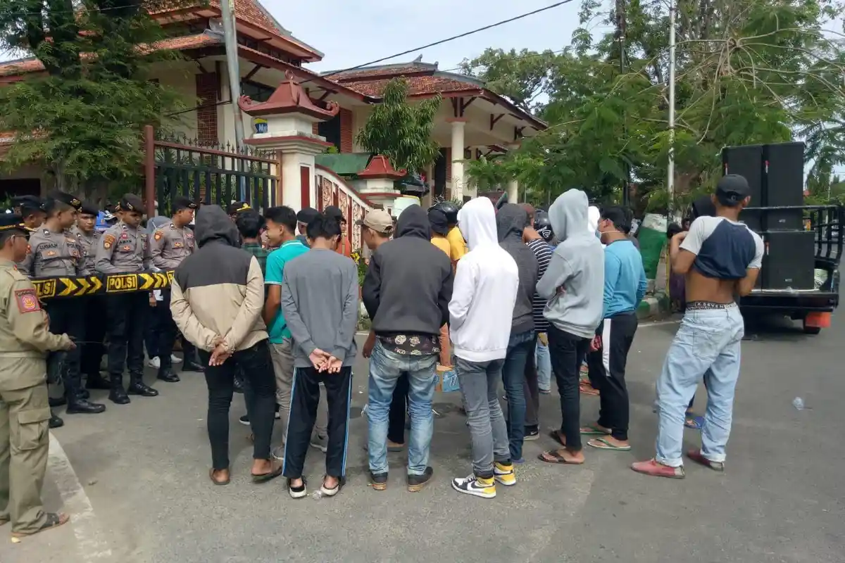Lokasi Karaoke Makin Menjamur di Pamekasan, Massa LKPP Jatim Desak Satpol PP Gelar Sweeping