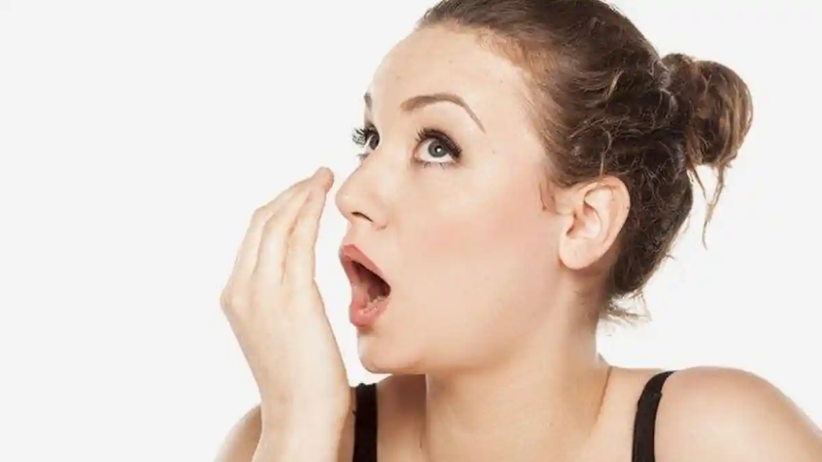 Rutin Lakukan Flossing Gigi hingga Kunyah Permen Karet, Simak 5 Cara Hilangkan Bau Mulut