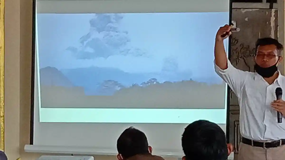 Bahaya Erupsi Merapi Tetap Mengarah ke Selatan dan Tenggara
