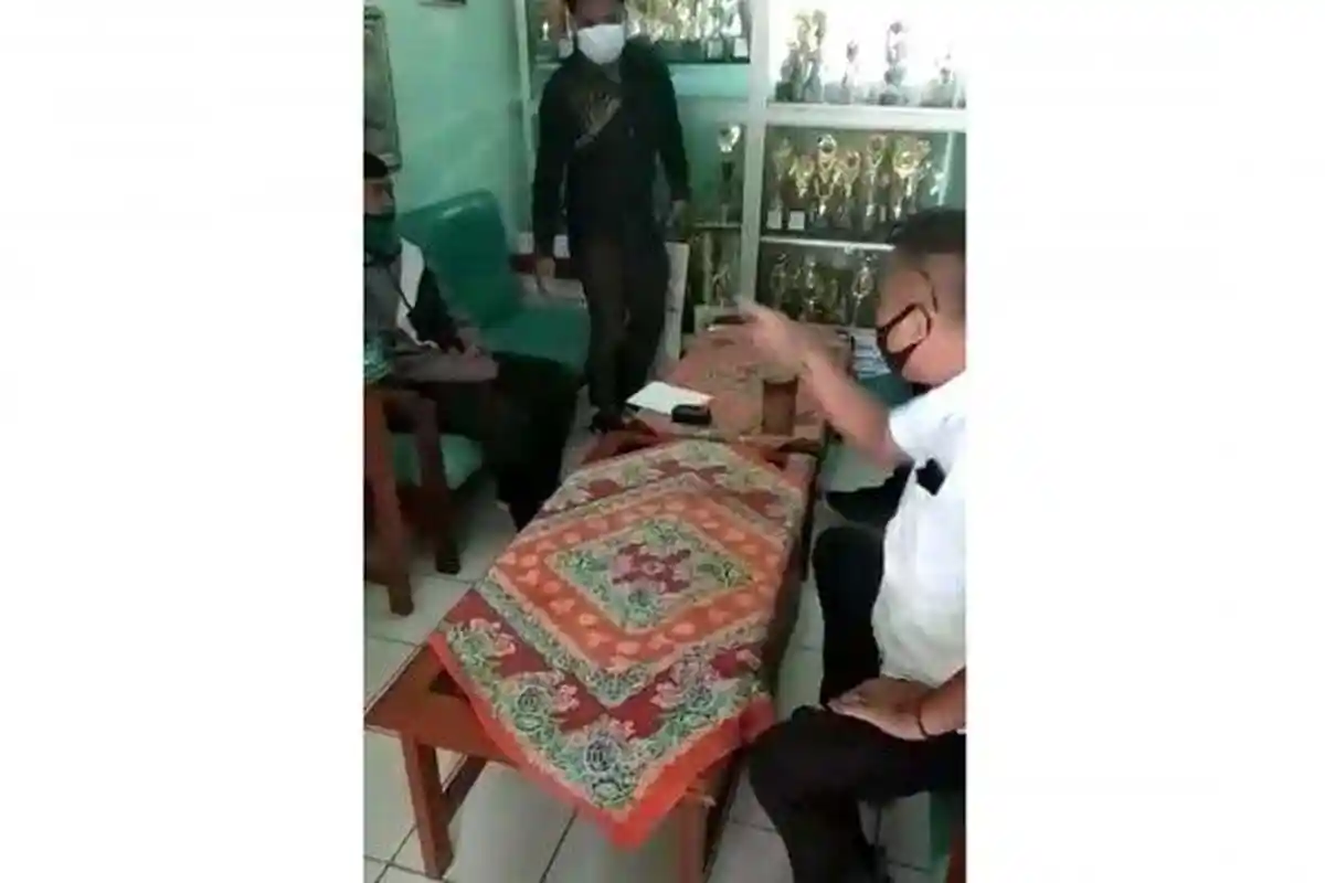 Nasib Pak Guru setelah Posting Jalan Rusak, Dimarah hingga Ditunjuk-tunjuk Oknum Perangkat Desa