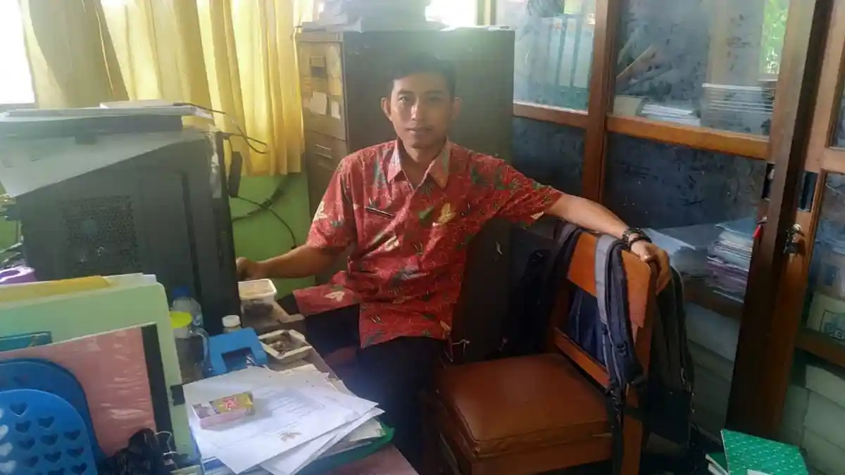 Mengabdi Puluhan Tahun dan Tiap Hari Tempuh Jarak 20 Km, Ini Curhatan Pegawai Tidak Tetap di Blora