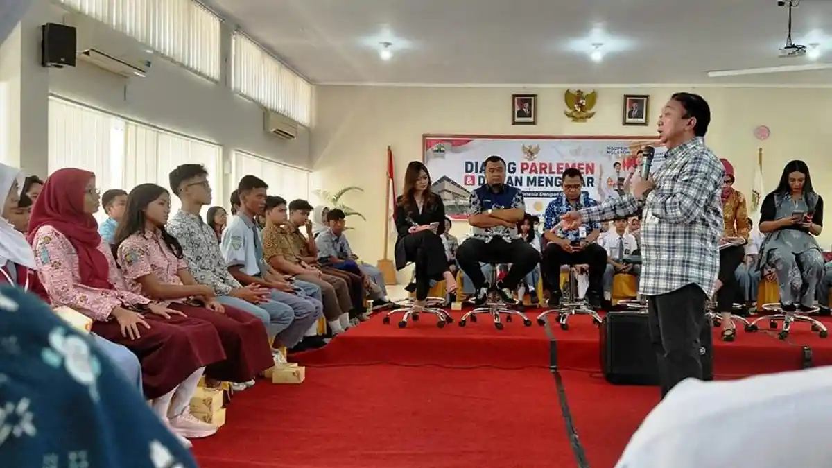 Dialog Parlemen dan Dewan Mengajar di SMKN 7 Semarang, Yudi: Menempa Mental Kritis Pelajar