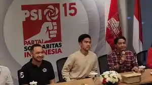 Ketua-Umum-PSI-Kaesan-Pangarep-memimpin-rapat-perdana-di-kantor-DPP-PSI.jpg