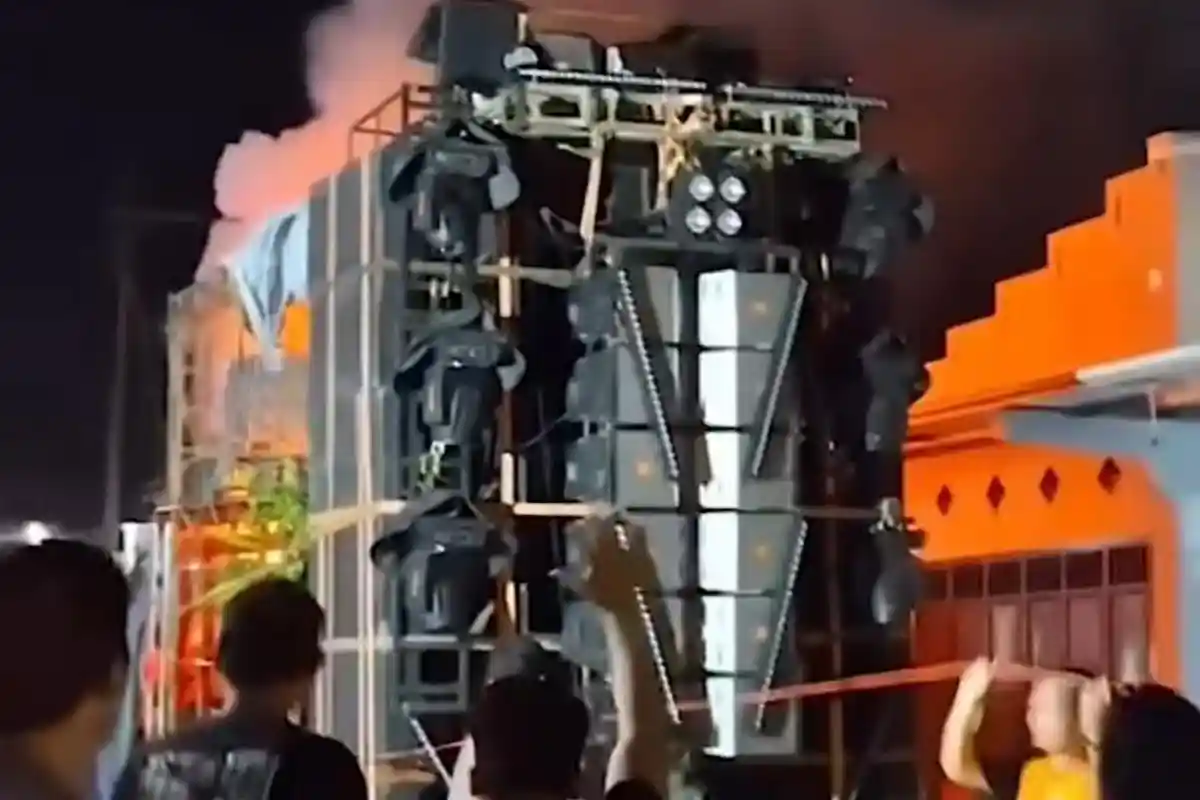 Viral Sound Horeg Terbakar di Pasuruan Saat Sound Check untuk Karnaval