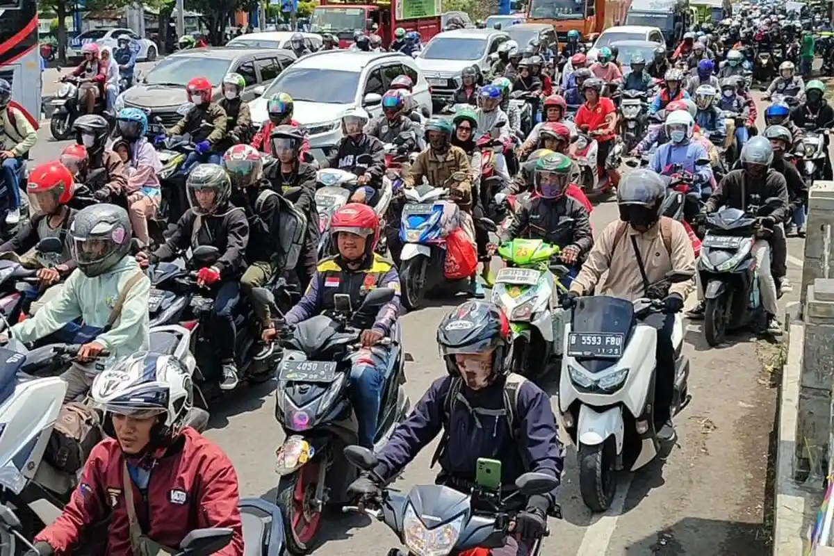 Meski Masih Ramai, Volume Kendaraan di Jalur Pantura Cirebon Menurun, Tol Cipali Masih One Way