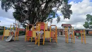 Tempat-bermain-anak-anak-di-Alun-alun-Gianyar-Bali-Kamis-8-Februari-2024.jpg