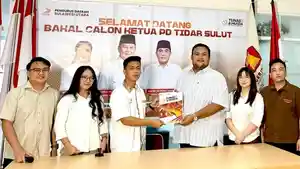 BARA-PRIMA-Standius-Bara-Prima-resmi-mendaftarkan-diri-sebagai-calon-KetuaLO0.jpg