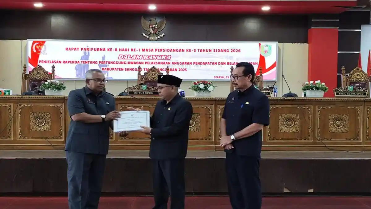 Lewat Paripurna DPRD Sanggau, Sekda Sampaikan Pertanggungjawaban APBD Tahun 2025 - Tribunpontianak.co.id