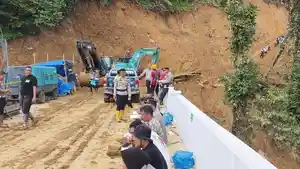 Aparat-kepolisian-berjaga-di-lokasi-padkd.jpg