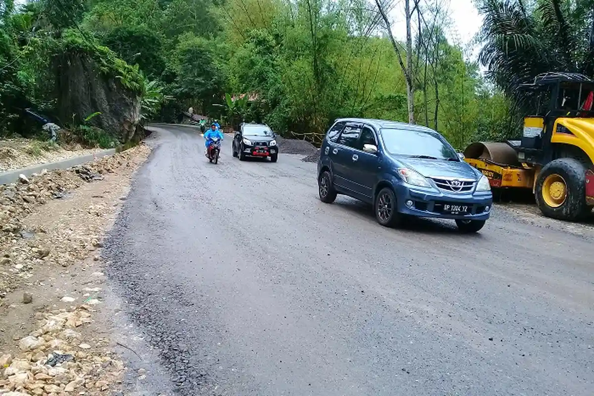 Sekian Lama Rusak, Akhirnya Jalan di Kia'tang Tator Kembali Mulus