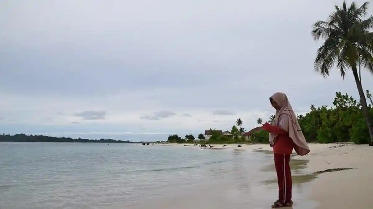 Menikmati Keindagan Pantai Ujung Teluk Nibung di Aceh Singkil