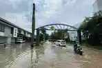 Bumi-Adipura-Kota-Bandung-masih-terendam-banjir.jpg