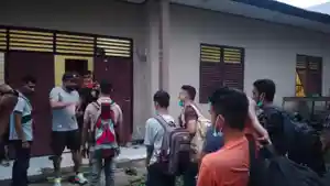 imigran-asal-Bangladesh-saat-berada-di-Rumah-Detensi-Imigrasi-Belu.jpg