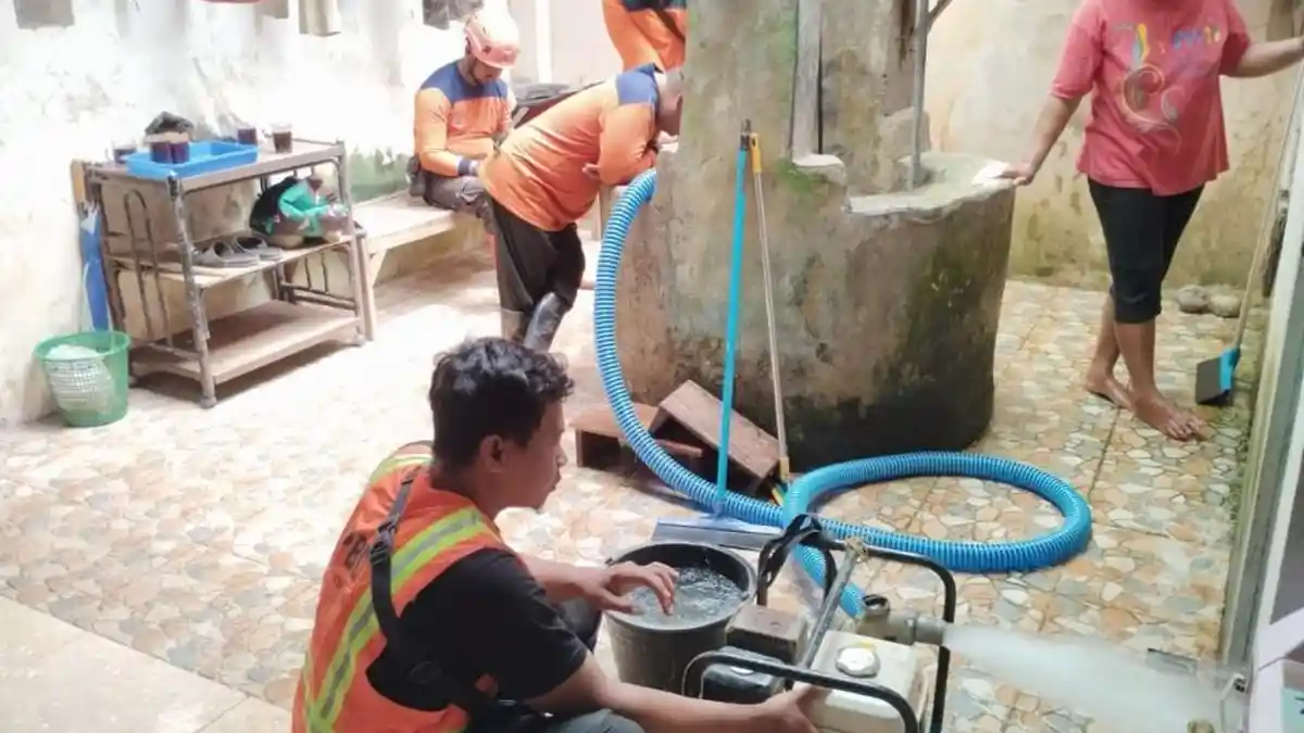 Pascabanjir, Puluhan Sumur Warga di Malang Dikuras dan Dibersihkan