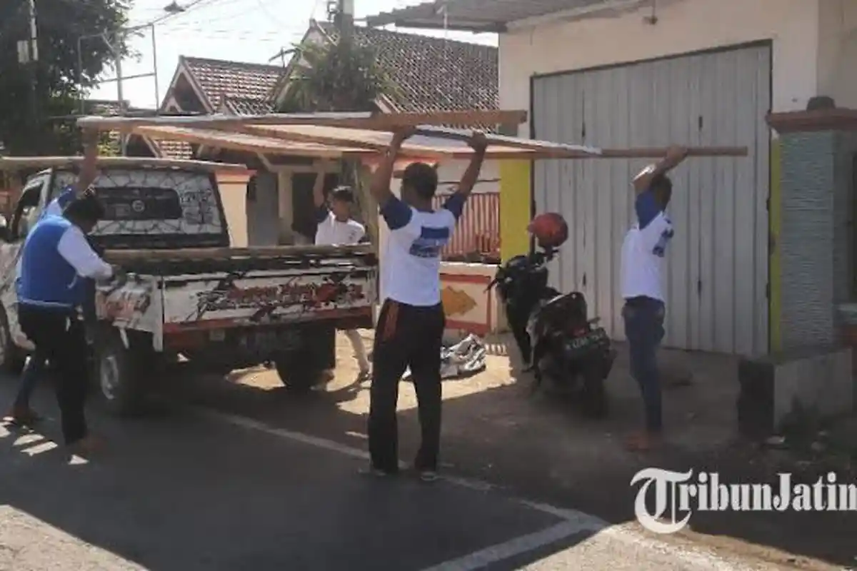 Turunkan Baliho Anies Baswedan, Demokrat Lumajang: Bisa untuk Jemur Padi