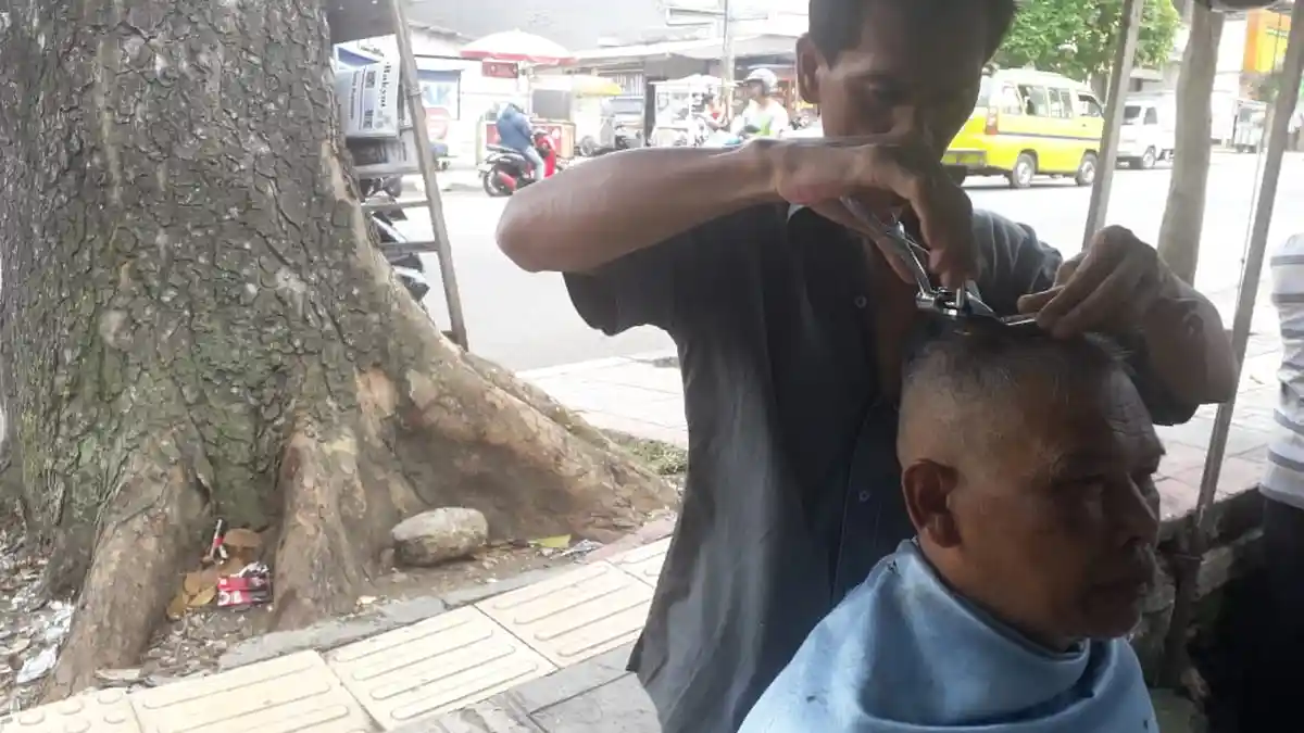 Ribuan Tukang Cukur Mudik ke Garut, Ketua PPRG Minta Mereka Cek Kesehatan agar Tak Bikin Resah