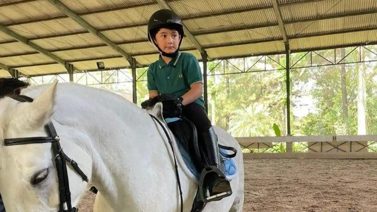 Nagita Slavina Bakal Kirim Rafathar ke Sekolah Para Pangeran di London, Begini Reaksi Raffi Ahmad