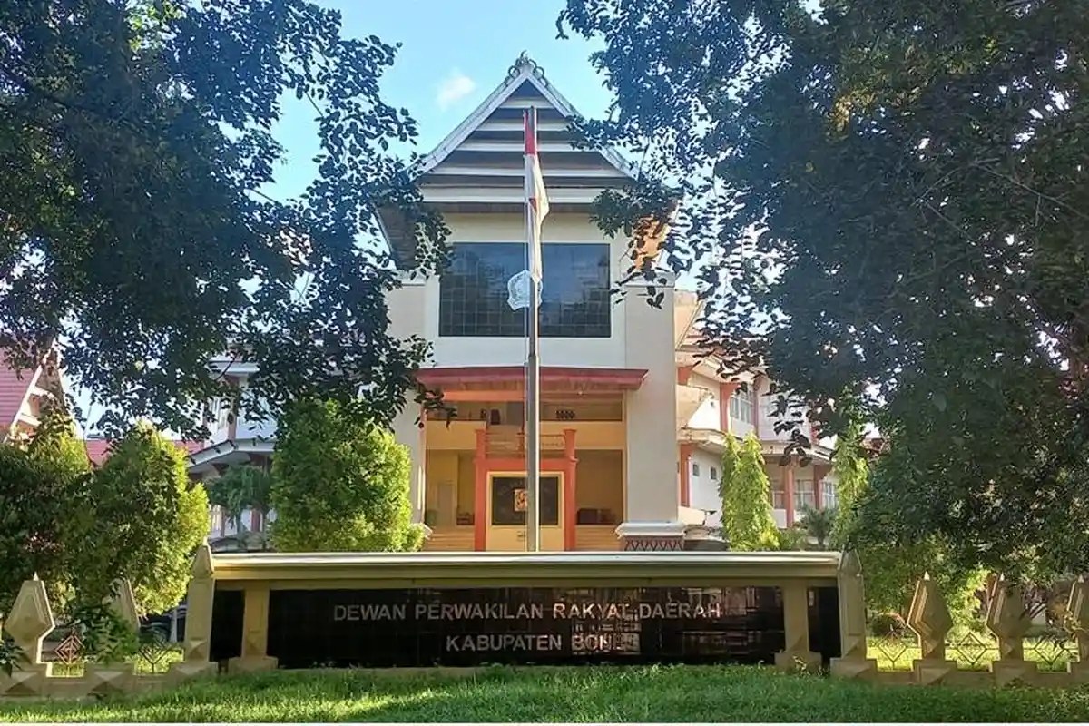 Sekwan tak Tahu Anggaran Pelantikan Anggota DPRD Bone