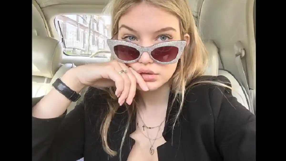 5 Potret Model Cantik Asal Belanda yang Mirip Gigi Hadid, Nomor 4 Bikin Bingung!